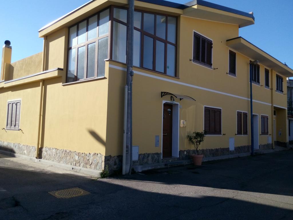 Casa Vacanze Rose E Fiori Sardegna サン・ヴィート エクステリア 写真
